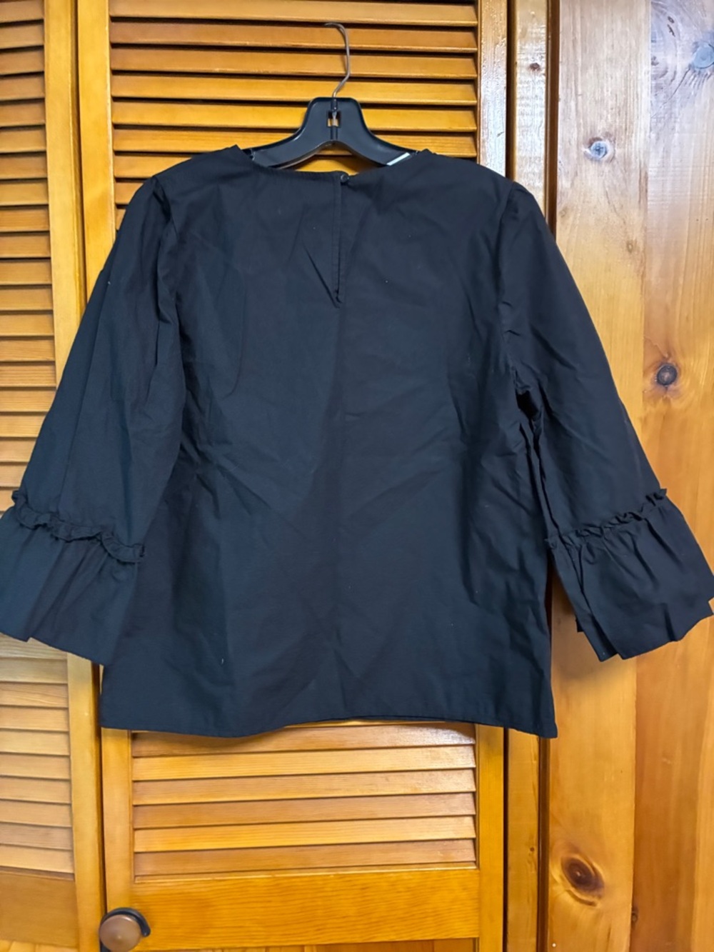 CHEPE Black Ruffle-Cuff Blouse with Crew Neck length 23”pit to pit 20” - Picture 3 of 4